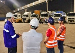 Nove carretas e dois contêineres trazendo as peças do foguete vindas do Porto de Santos foram enviadas ao Centro de Lançamento de Alcântara (CLA), via ferryboat